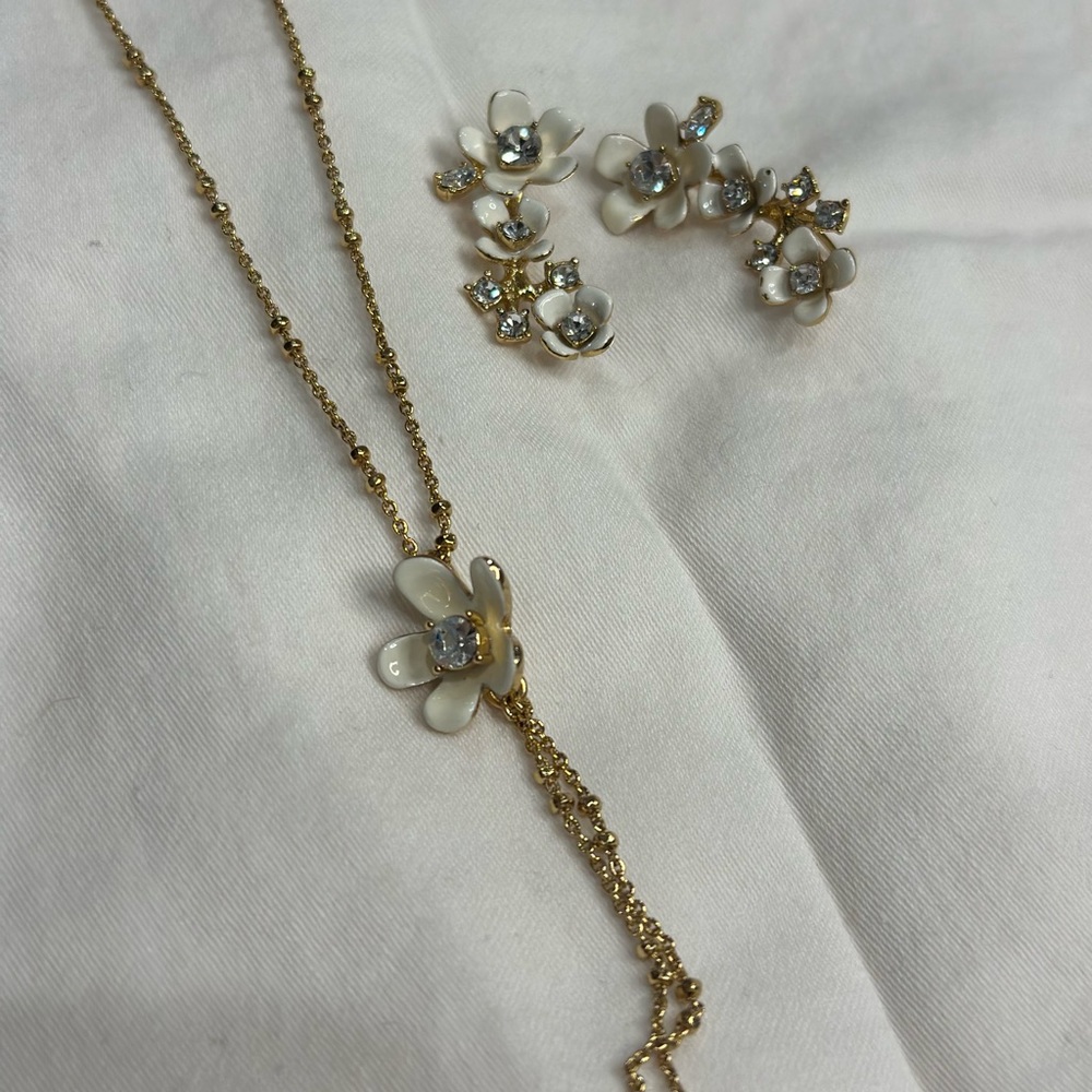 Kate Spade Dainty Daisy White Flower Necklace and Earring matching set